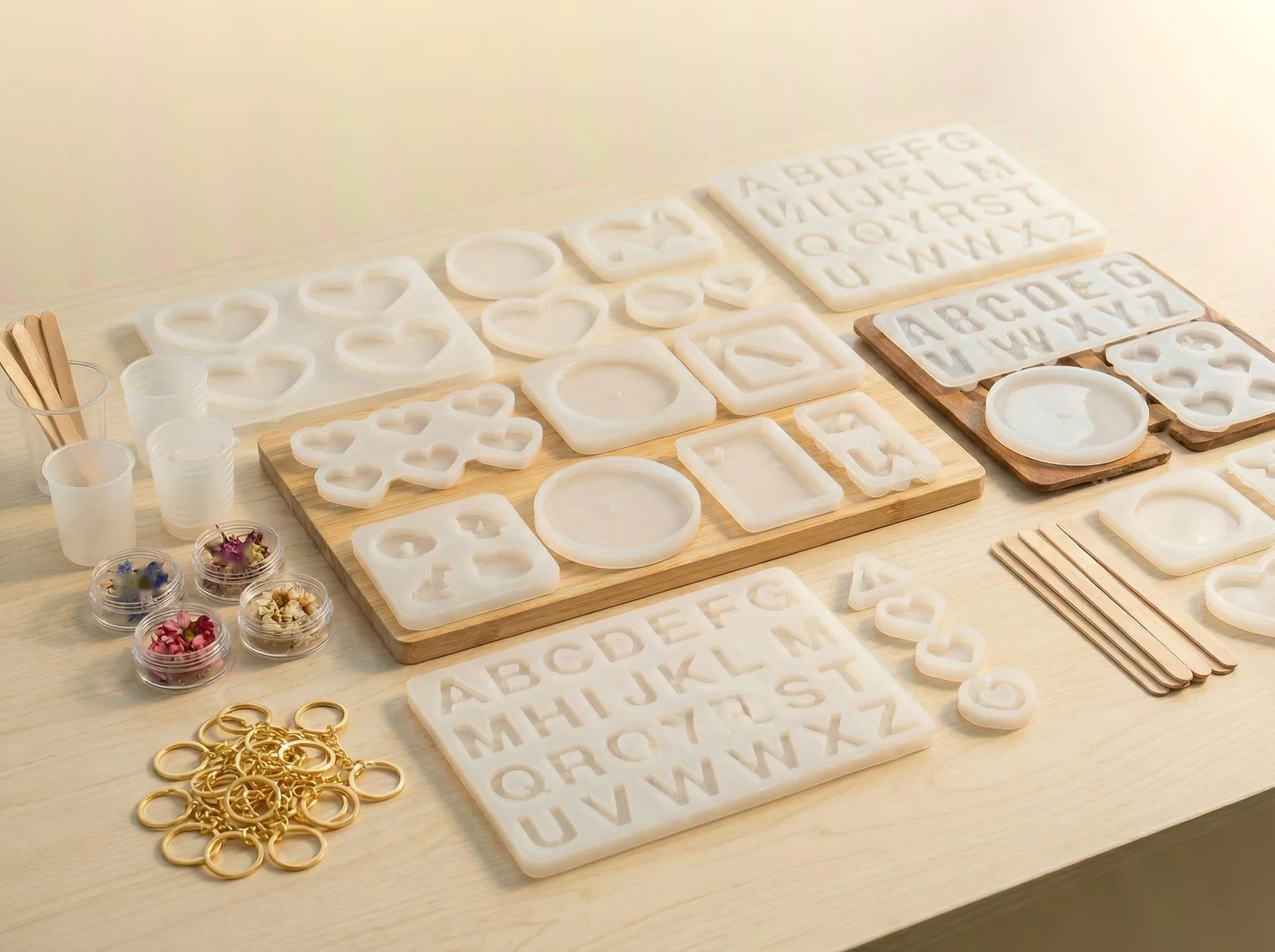 Your silicone moulds in different shapes — show the variety. 400x280px